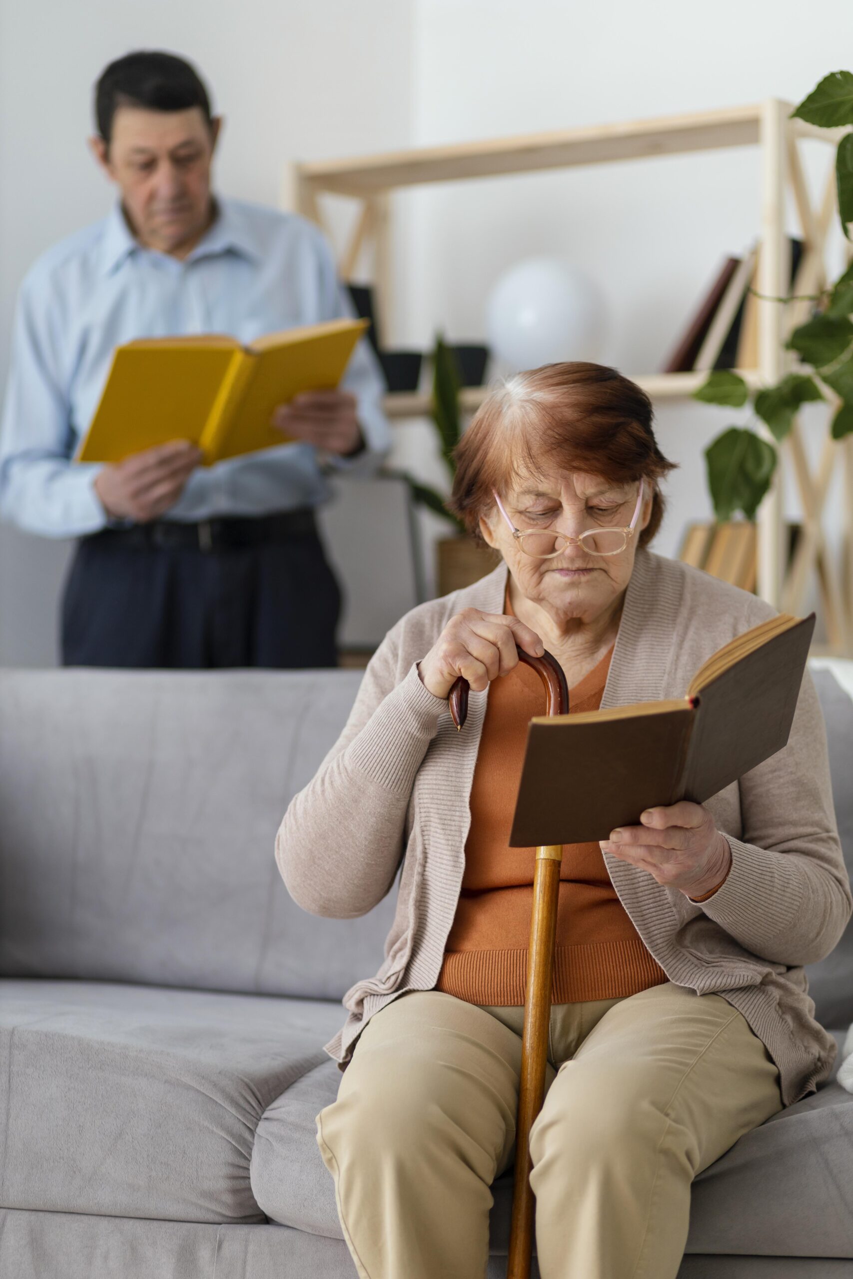 Older woman who needs a Missouri Power of Attorney.